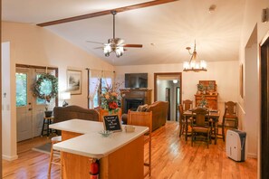 Hus (3 Bedrooms) | Innvendig