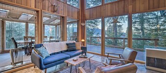 Waterfront Seldovia Bay Home: Walk to Trails!