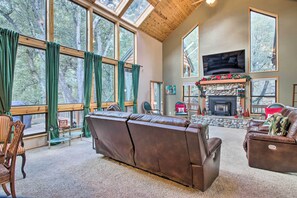 House (4 Bedrooms) | Interior - Spacious Pine Mountain Club Cabin w/ Fire Pit (Pine Mountain Club)