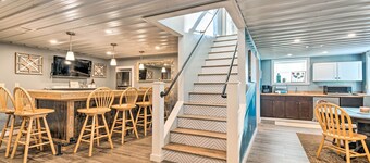 Deck & Game Room: Home in Pennsylvania Countryside