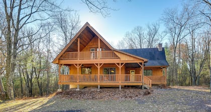Benton Home on 50 Acres w/ Private Deck & Views!