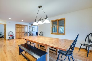 House (5 Bedrooms) | Interior