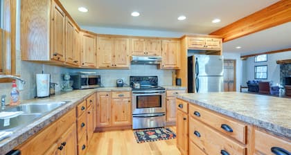 Benton Home on 50 Acres w/ Private Deck & Views!