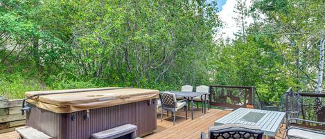 Apartment (4 Bedrooms) | Front of property