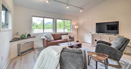 Airy & Bright Hideaway Near Smugglers' Notch!