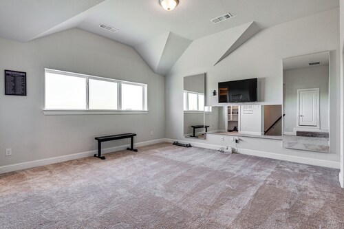 Spacious Texas Vacation Rental w/ Community Pool