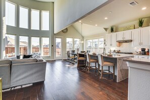 المنشأة من الداخل