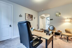 المنشأة من الداخل