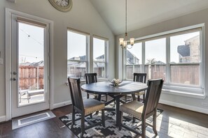 單棟房屋 (5 Bedrooms) | 內部