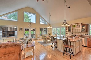 House (3 Bedrooms) | Interior