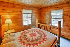 Interior - Private South Boardman Cabin on 10 Forest Acres! (South Boardman)