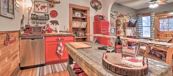 Walk to Waterfront: Dtwn Sturgeon Bay Retreat!