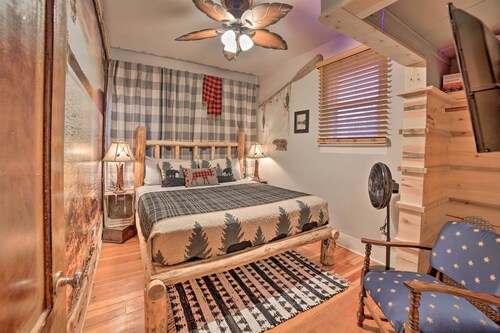 Walk to Waterfront: Dtwn Sturgeon Bay Retreat!