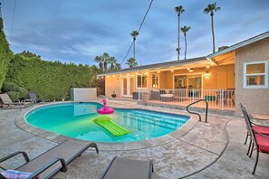 Front of property - Palm Desert Abode: Pool, Walk to El Paseo District (Palm Desert)