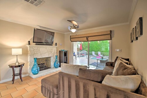 Palm Desert Abode: Pool, Walk to El Paseo District