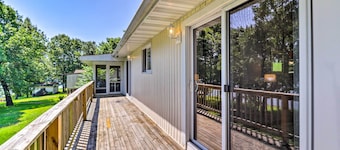 Lake House in Horseshoe Bend Near Ozark Forest!