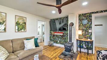 House (2 Bedrooms) | Interior