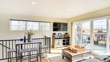 House (2 Bedrooms) | Front of property