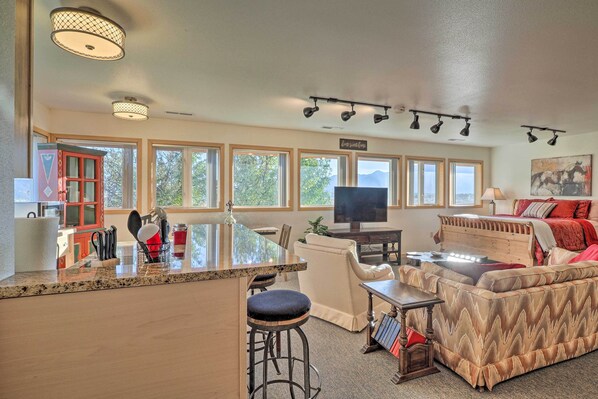 TV - Charming Studio - 3 Miles From Kolob Canyons! (New Harmony)