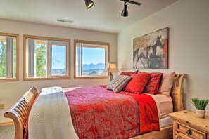 Apartment (0 Bedroom) | Bed sheets - Charming Studio - 3 Miles From Kolob Canyons! (New Harmony)