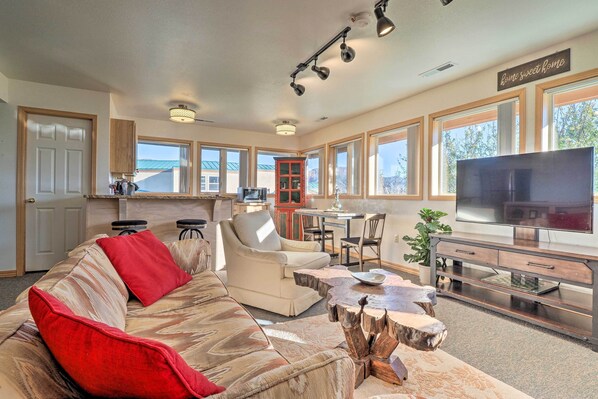 Apartment (0 Bedroom) | Wohnbereich | Fernseher