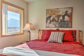 Bed sheets - Charming Studio - 3 Miles From Kolob Canyons! (New Harmony)