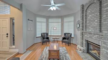 House (6 Bedrooms) | Interior