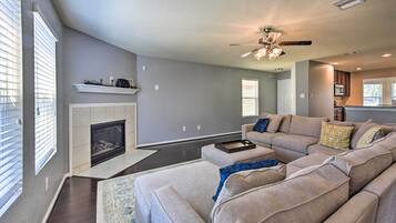 House (3 Bedrooms) | Interior