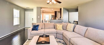 Spacious Conroe Home - 6 Mi to The Woodlands!