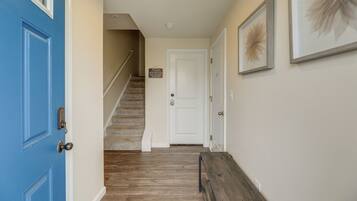 شقة (3 Bedrooms) | المنشأة من الداخل