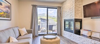 Hot Tub & Balcony: Riverfront Silverthorne Condo!