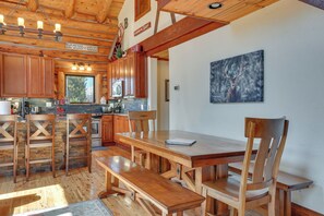 House (3 Bedrooms) | Interior