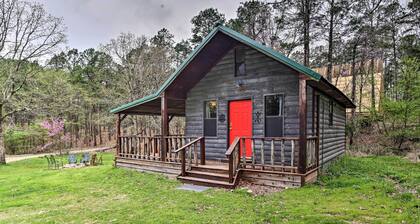Rustic Cabin w/ Hot Tub Near Broken Bow Lake!