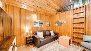 House (1 Bedroom) | Interior