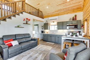 House (1 Bedroom) | Interior