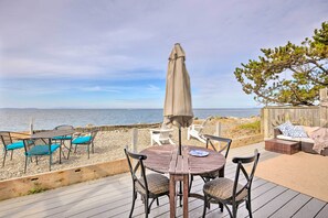 House (3 Bedrooms) | Interior - Oceanfront Ferndale Oasis w/ Fire Pit, Grill! (Ferndale)