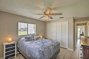 Apartment (2 Bedrooms) | Interior - Cape Coral Condo With Community Pool & Bar! (Cape Coral)