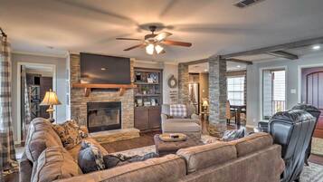 House (4 Bedrooms) | Front of property