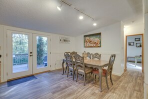 Interior - Spacious Home: 10 Miles to Wintergreen Resort! (Nellysford)