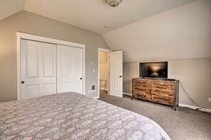 House (3 Bedrooms) | Interior - Dog-friendly Home w/ Deck & Yard ~ Walk to Beach (Depoe Bay)