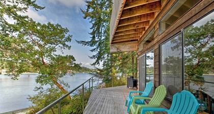 Waterfront Bainbridge Island Home: Stunning Views!