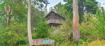 Waterfront Bainbridge Island Home: Stunning Views!