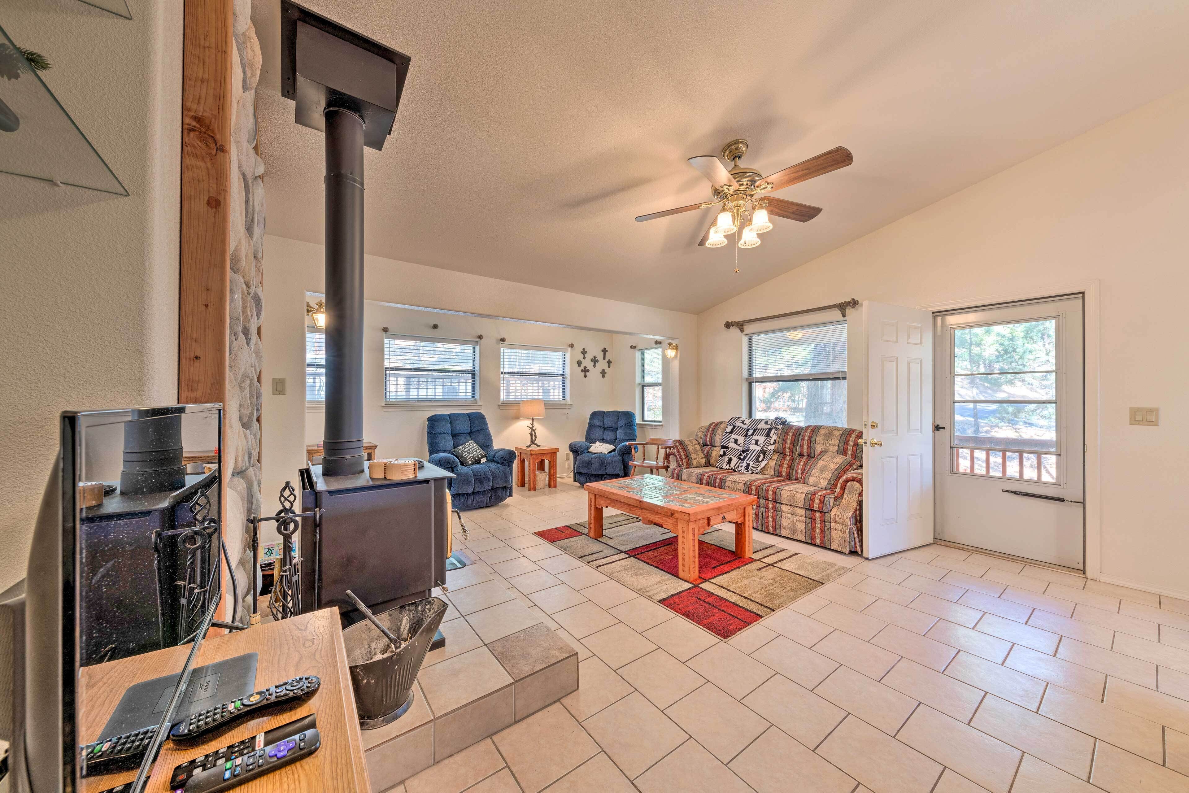 House (5 Bedrooms) | Interior