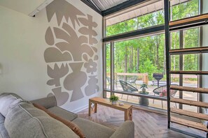 Apartment (0 Bedroom) | Interior - 2 Mi to Msu: Chic Tiny Home Retreat! (Starkville)