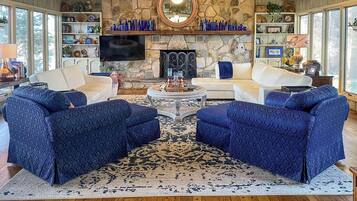 House (3 Bedrooms) | Front of property