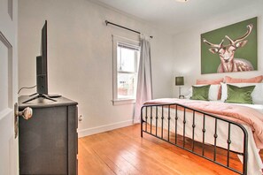 Cottage (2 Bedrooms) | Interior