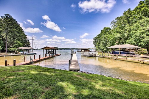 Scenic Smith Mountain Lake Getaway w/ Deck + Dock!