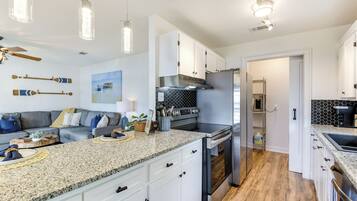 House (2 Bedrooms) | Interior