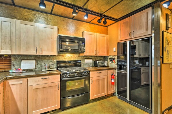 Apartment (1 Bedroom) | Interior - Willamette Valley Apt - Surrounded by Wineries! (Hillsboro)