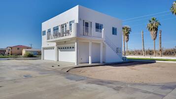 House (2 Bedrooms) | Exterior